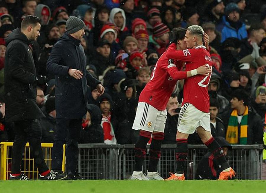 转折点亚特兰大临场应变,欧联今晚攻防权衡,质疑声仍在,轮换策略成焦点 转折点亚特兰大临场应变,欧联今晚攻防权衡,质疑声仍在,轮换策略成焦点